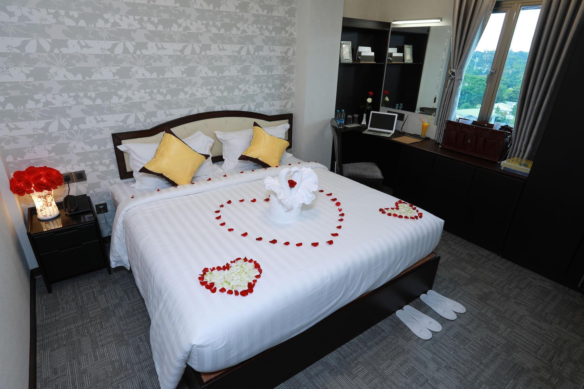 Rose Palace Hotel Yangon Exterior photo