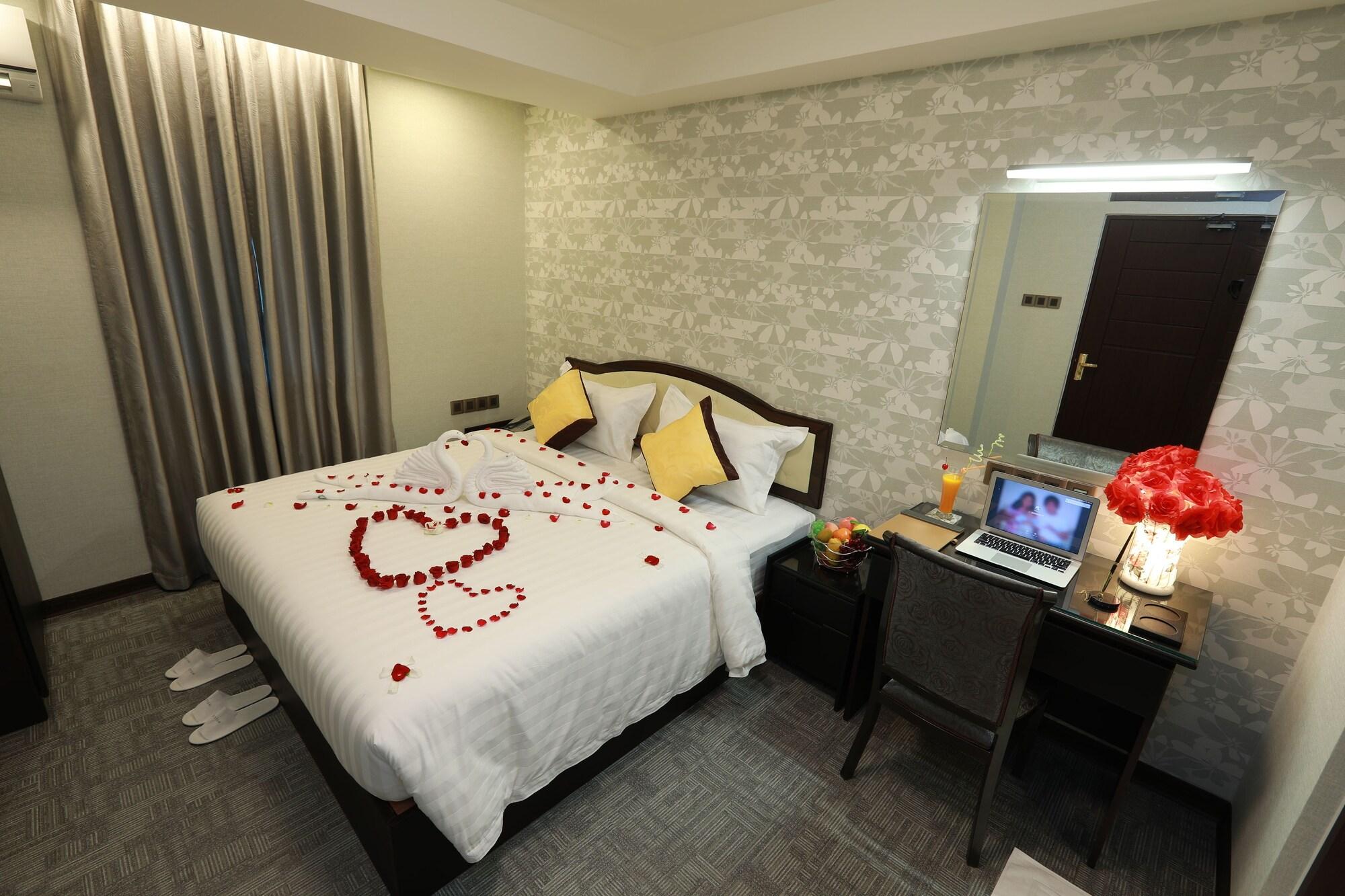 Rose Palace Hotel Yangon Exterior photo