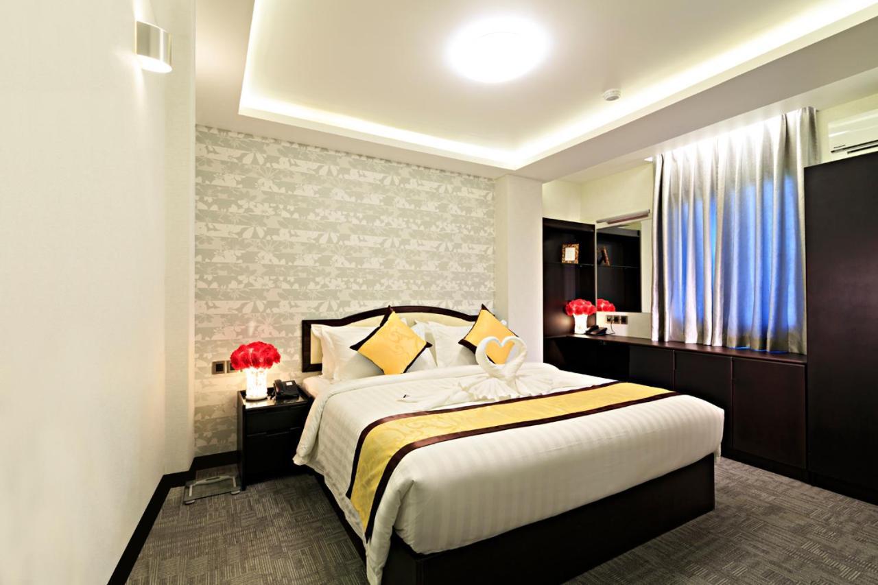 Rose Palace Hotel Yangon Exterior photo